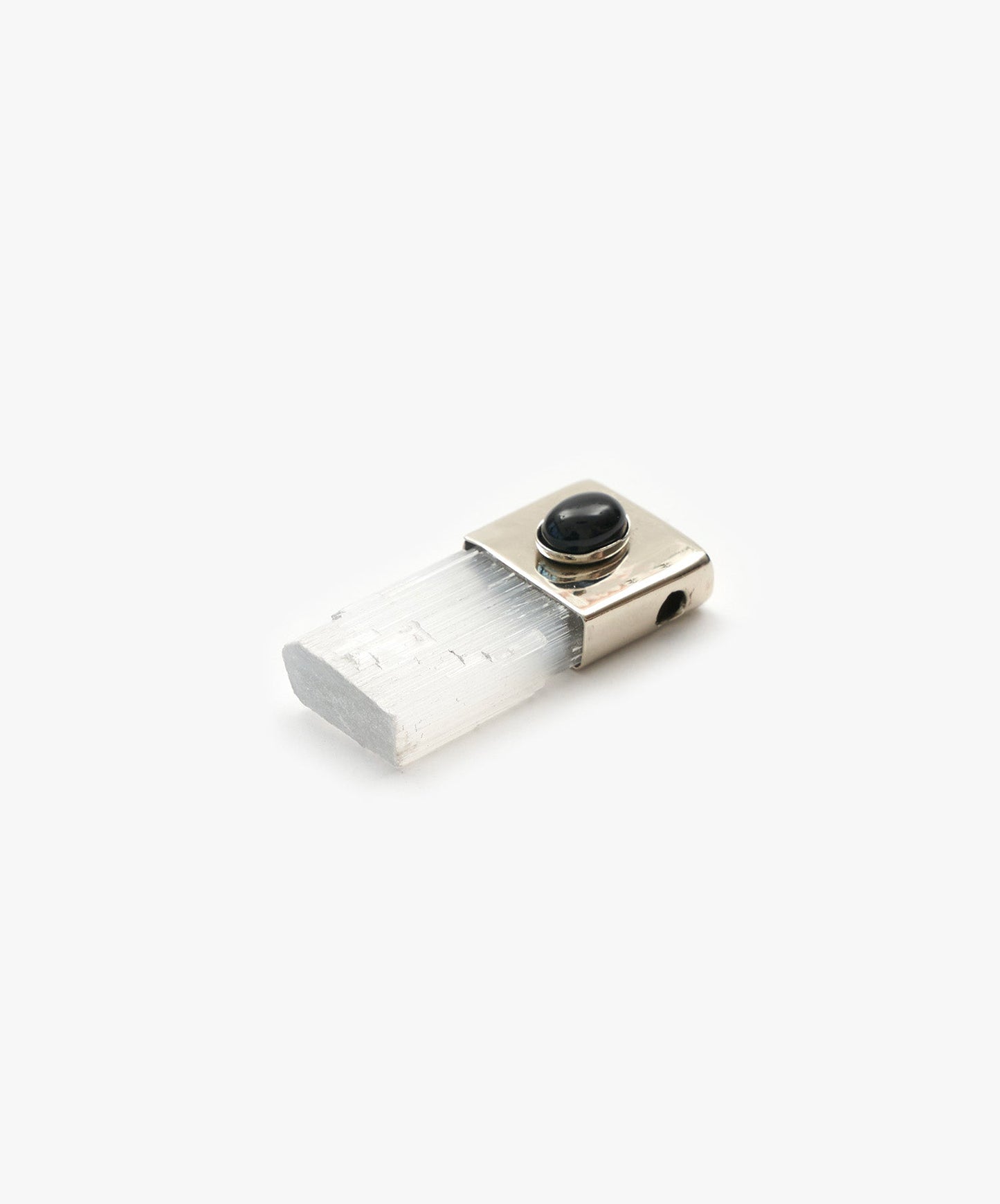 DIJE PENDRIVE DE SELENITA CON CABUCHON