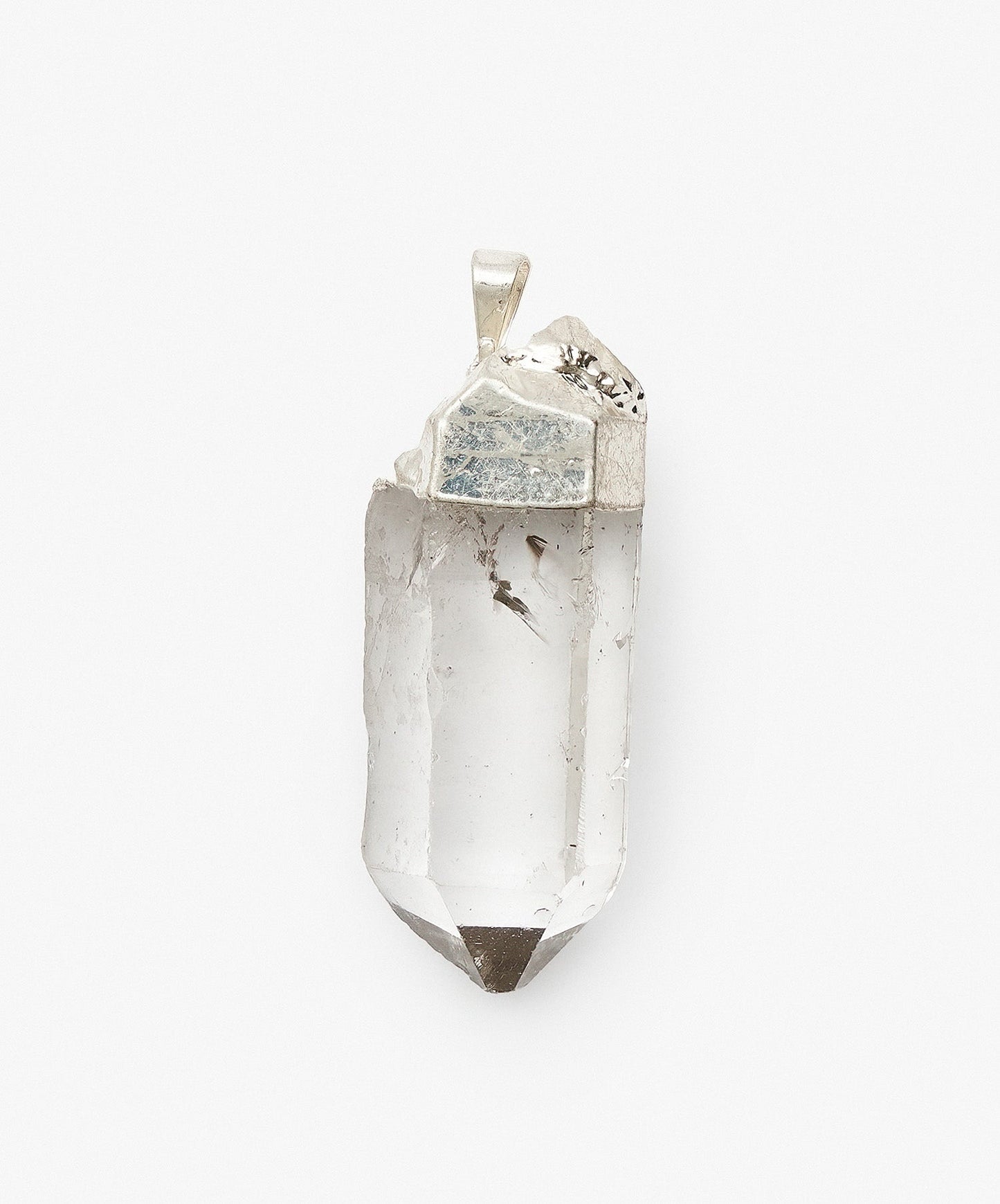 DIJE CON BAÑO DE PLATA PUNTA EN BRUTO DE CUARZO CRISTAL