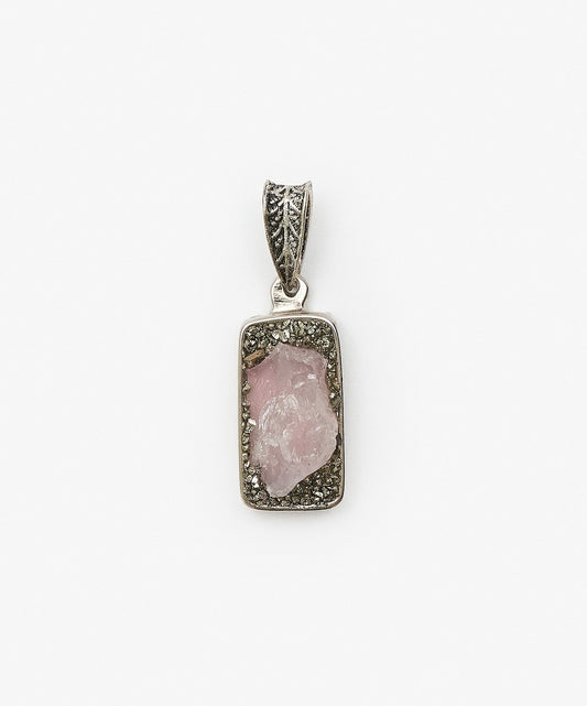 DIJE GEOMÉTRICO RECTANGULO CHICO PUNTA DE DE CUARZO ROSA