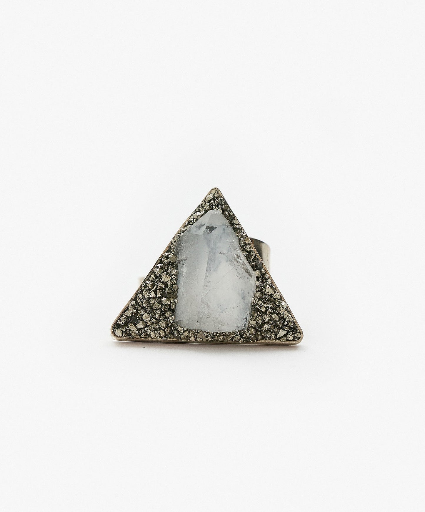 ANILLO GEOMETRICO TRIANGULO DE CUARZO CRISTAL