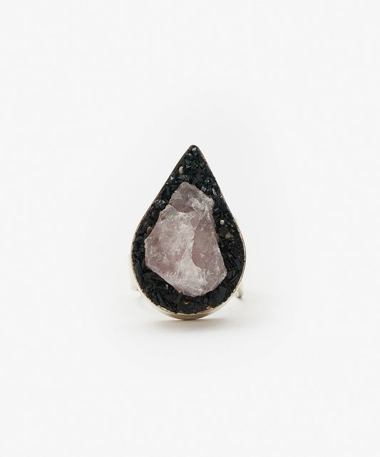 ANILLO GEOMETRICO GOTA DE CUARZO ROSA