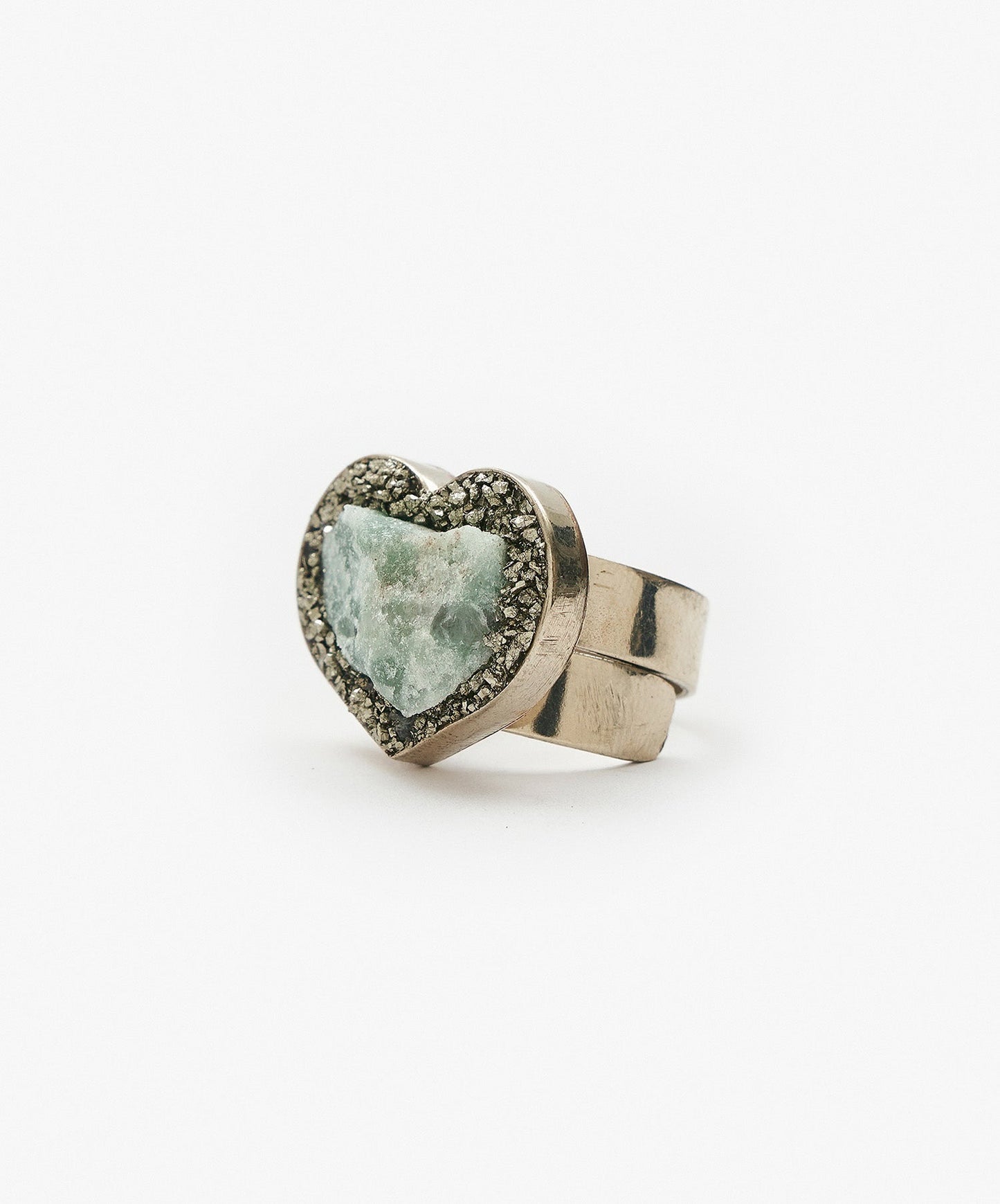 ANILLO GEOMETRICO CORAZON DE CUARZO VERDE