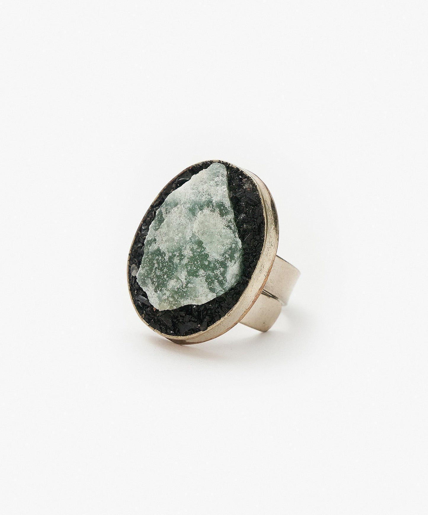 ANILLO GEOMETRICO OVALO DE CUARZO VERDE