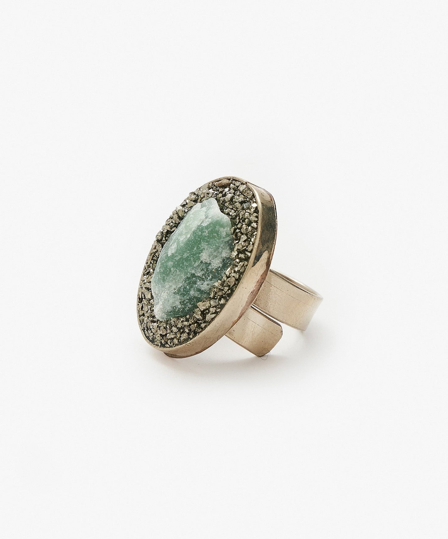 ANILLO GEOMETRICO OVALO DE CUARZO VERDE