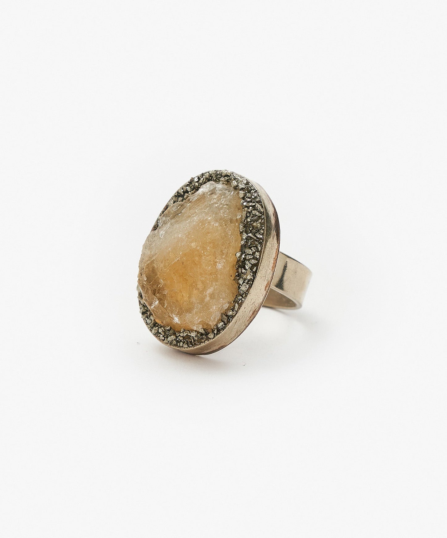 ANILLO GEOMETRICO OVALO DE CITRINO