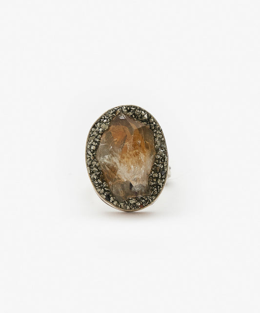 ANILLO GEOMETRICO OVALO DE PUNTA DE CITRINO