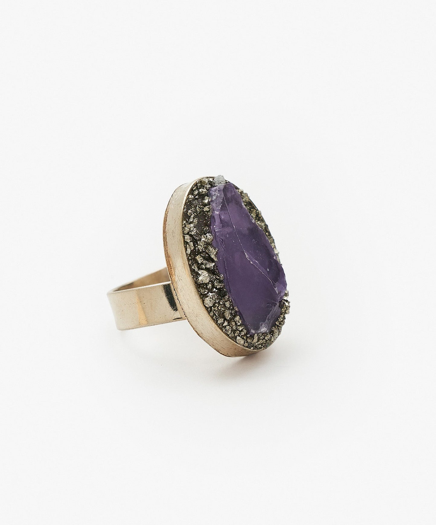 ANILLO GEOMETRICO OVALO DE PUNTA DE AMATISTA