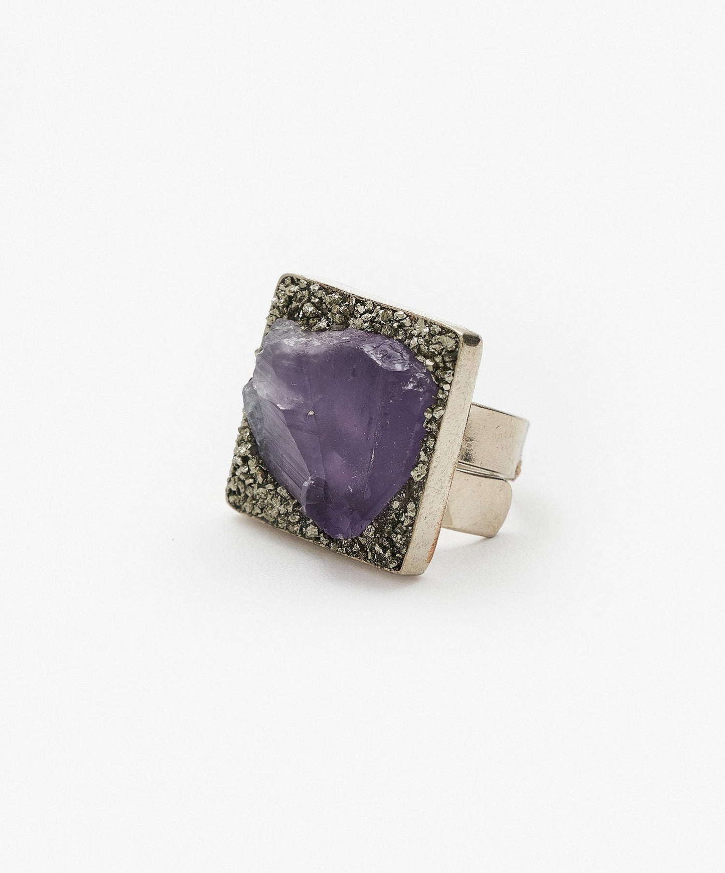 ANILLO GEOMETRICO CUADRADO DE PUNTA DE AMATISTA