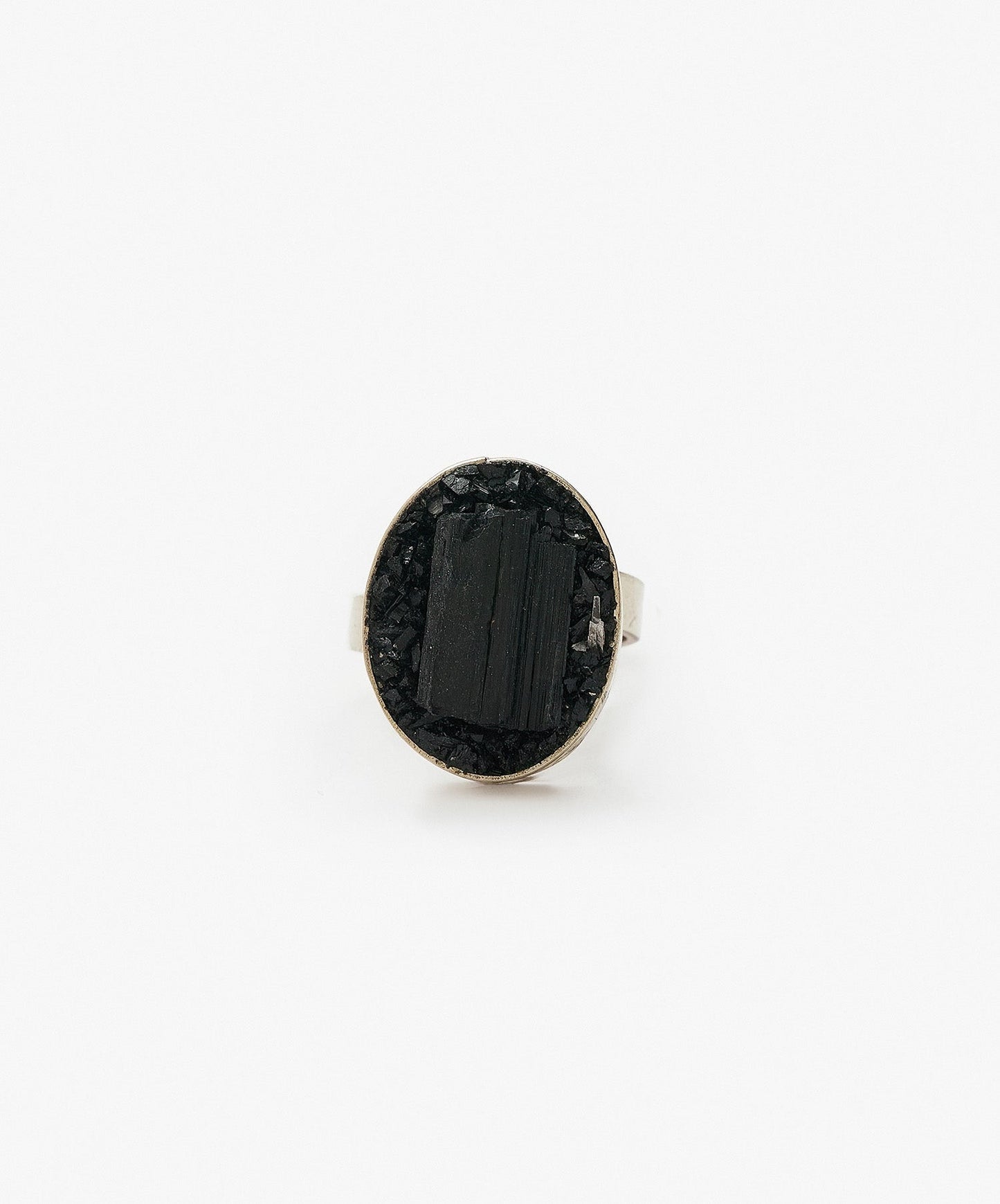 ANILLO GEOMETRICO OVALO DE TURMALINA NEGRA
