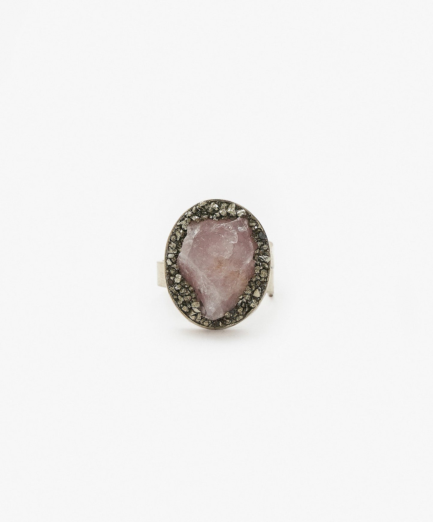ANILLO GEOMETRICO OVALO DE CUARZO ROSA